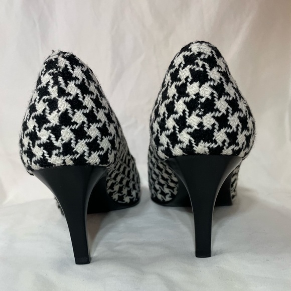 LOFT Black and White Houndstooth Pump Shoes - Picture 5 of 7